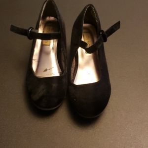 Black formal shoes